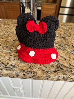 Handmade Crochet Minnie-Style cup cozy in Black and Red